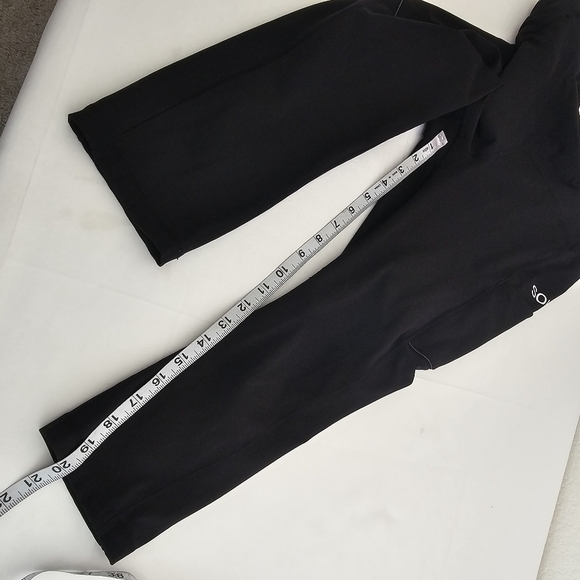 Lululemon Speed Up Crop Black Mid Rise Run Capri with Pockets Size 10 - Picture 15 of 15